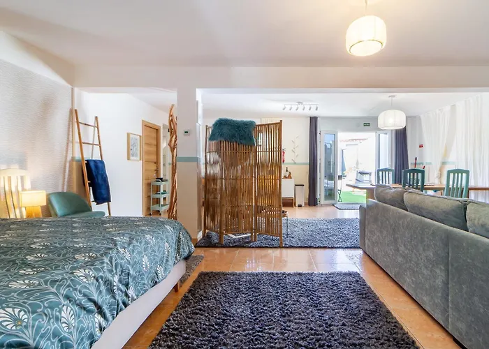 Oasis בית הארחה נאזרה