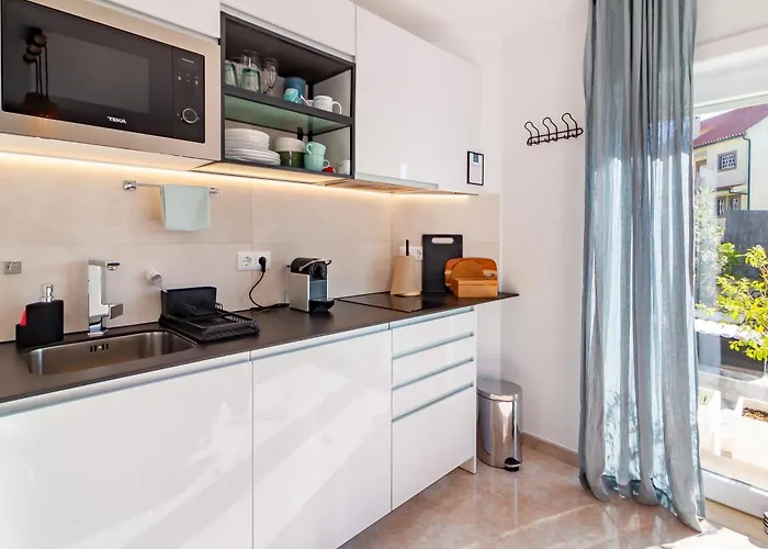 Oasis בית הארחה 4*